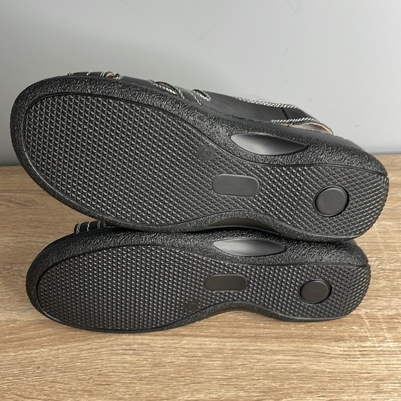 Soft Comfort Black Strappy Sandals Vegan Leather Velcro Padded Insole Size 9 - Picture 7 of 10